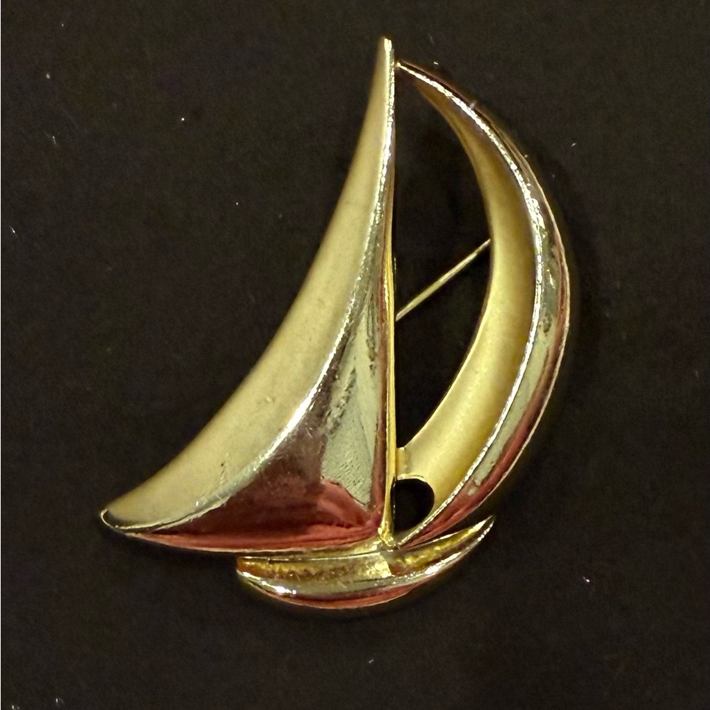 Gold Sailboat Brooch